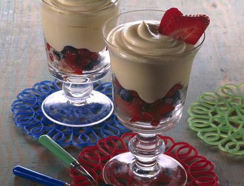 Amaretto-Beeren-Creme