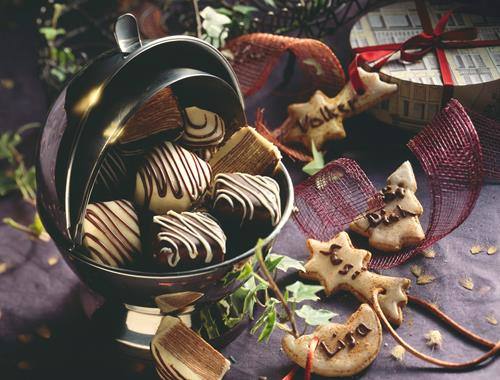 Weihnachtsplätzchen als Geschenk-Anhänger