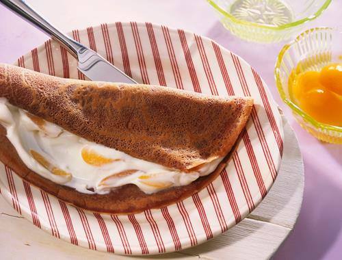 Nougat-Pfannkuchen mit Aprikosencreme