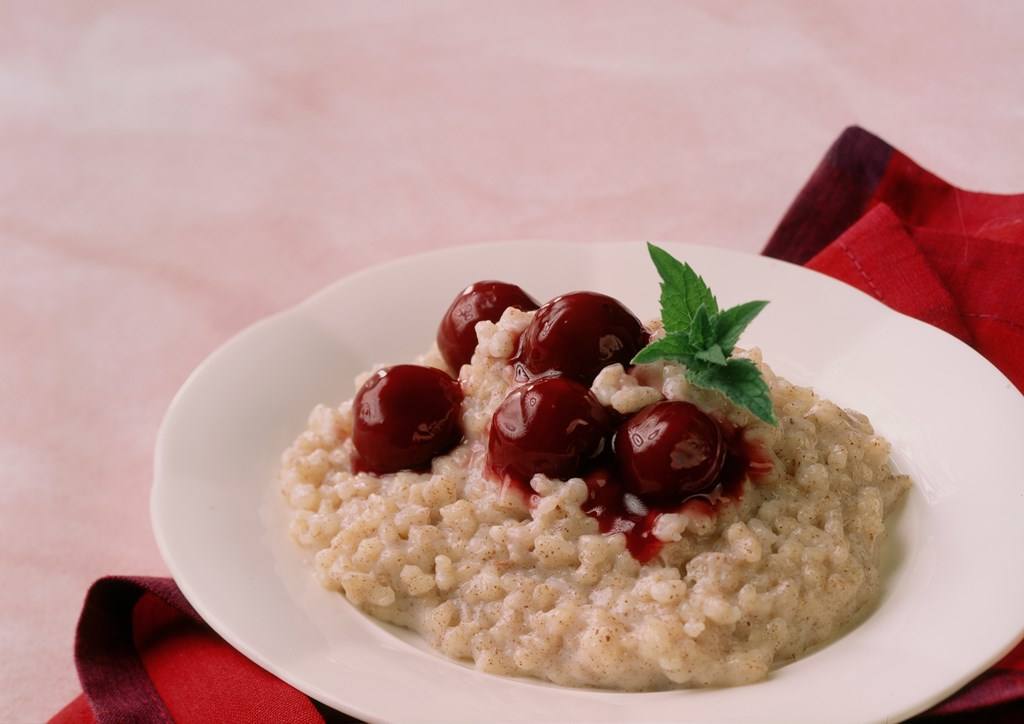 Zimt-Milchreis mit Kirschkompott Rezept - Rezept & Bild