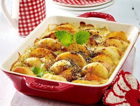 Süßer Knödelauflauf mit Aprikosen