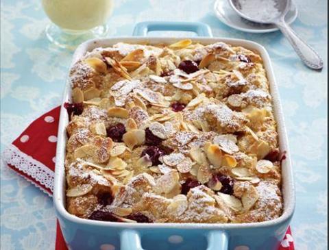 Kirschmichel mit Vanillesauce