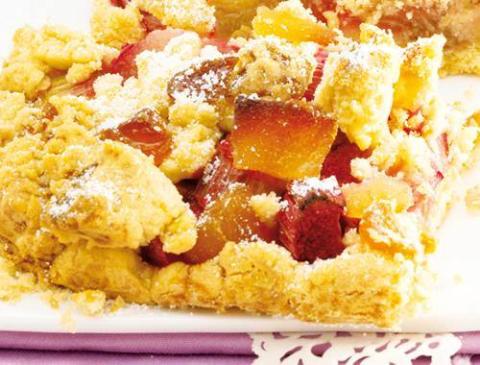 Rhabarberkuchen mit Streuseln