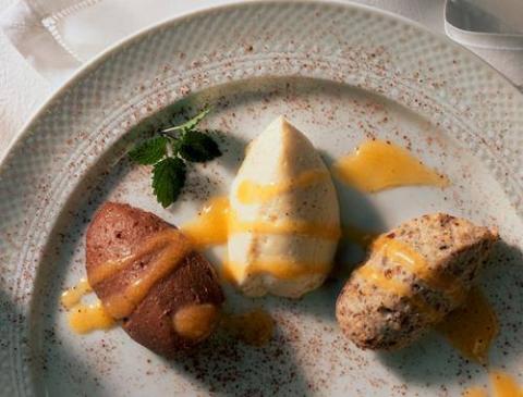 Flammeri-Trio aus Nuss, Quark und Schokolade