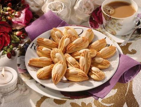 Mandel-Makronen-Blätterkekse