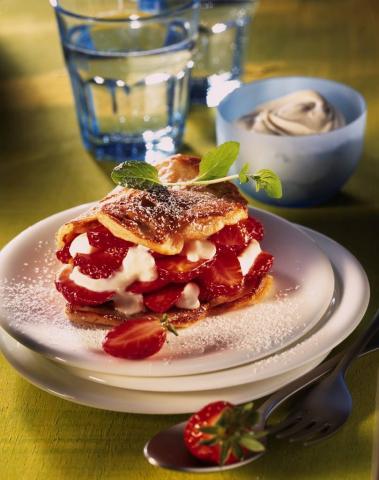 Bananen-Vanille-Taler mit Erdbeeren und Mascarponecreme Rezept - Rezept & Bild