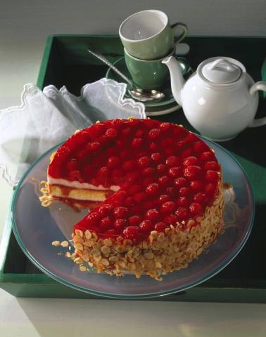 Biskuittorte mit Himbeeren Rezept - Rezept & Bild