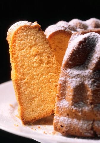 Guglhupf mit Erdnüssen Rezept - Rezept & Bild