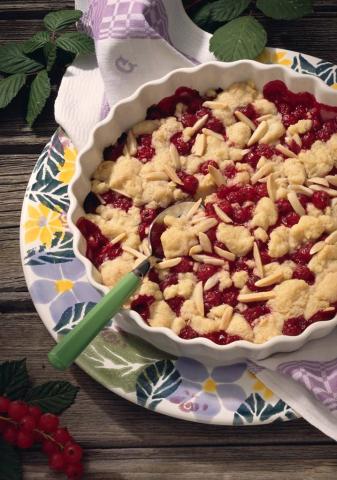 Johannisbeer-Crumble mit Vanilleeis Rezept - Rezept & Bild