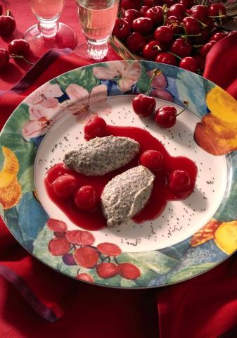 Mohndessert mit Kirschsauce Rezept - Rezept & Bild